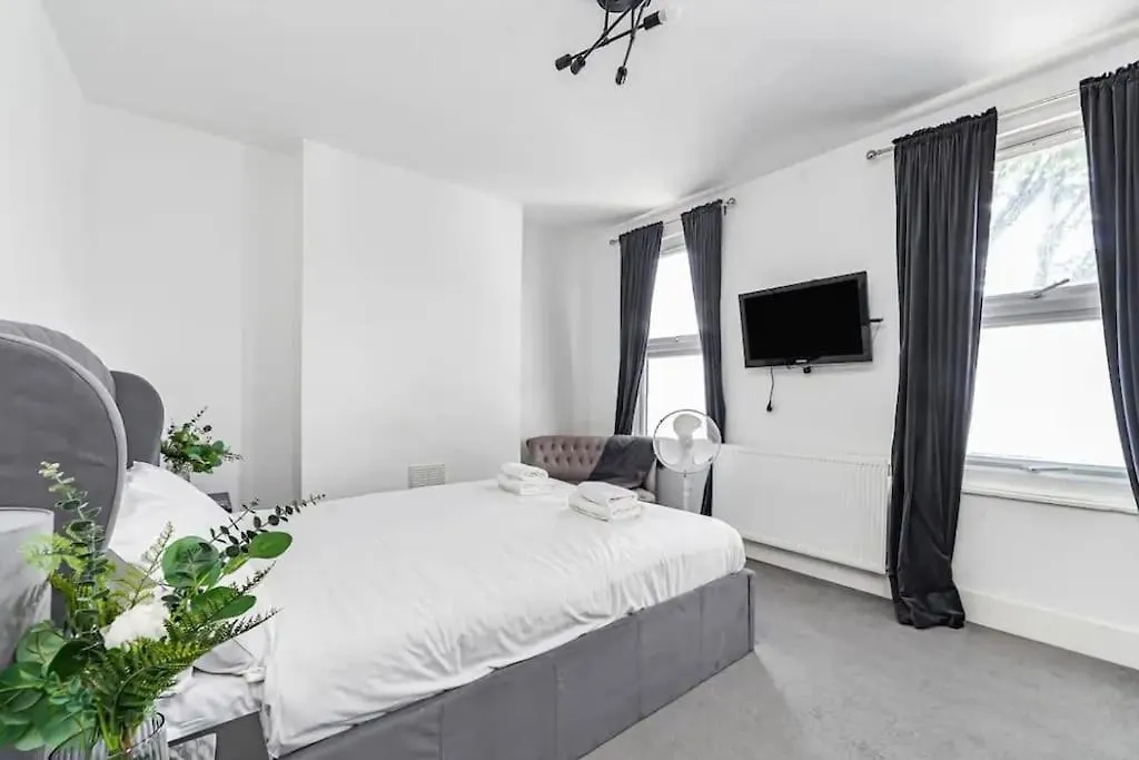 London Townhouse Villa 0*,  United Kingdom